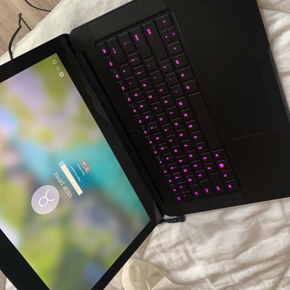 RAZOR LAPTOP